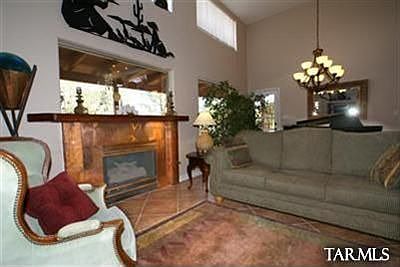 4th image of 2100 N Bonanza Ave