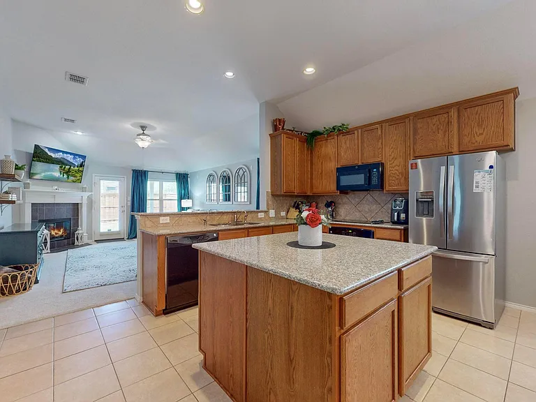 9412 Caliente Dr — Photo 11