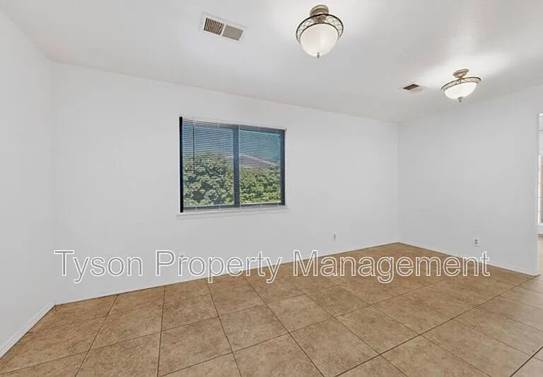 9509 Dona Marguerita Ave NE — Photo 12