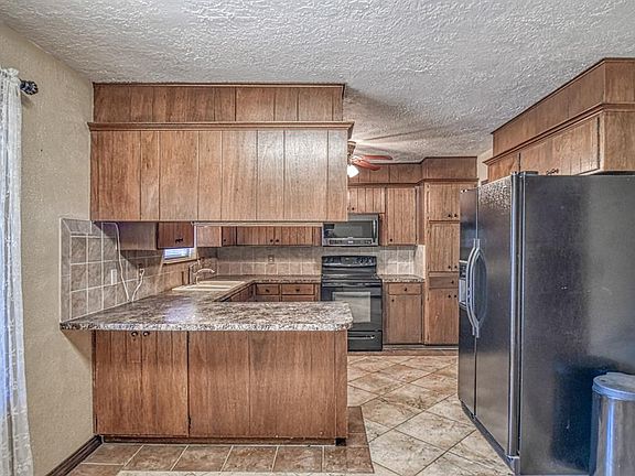 5th image of 7007 Goertzen Dr