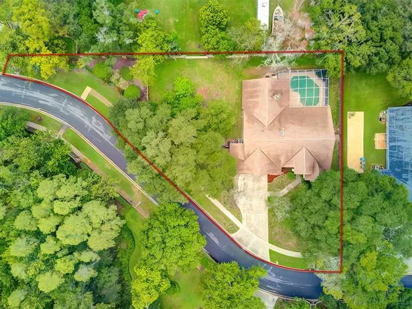 17304 Oak Ledge Dr, Lutz, FL 33549
