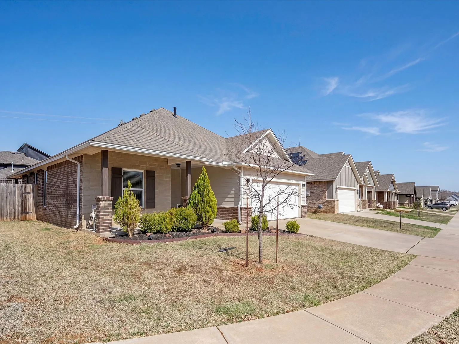 4 bed, 1.5 bath, 1576 sqft, $1,900 — Photo 3