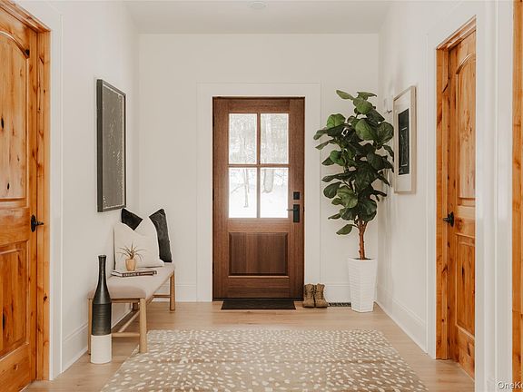 5th image of 140 Country Road