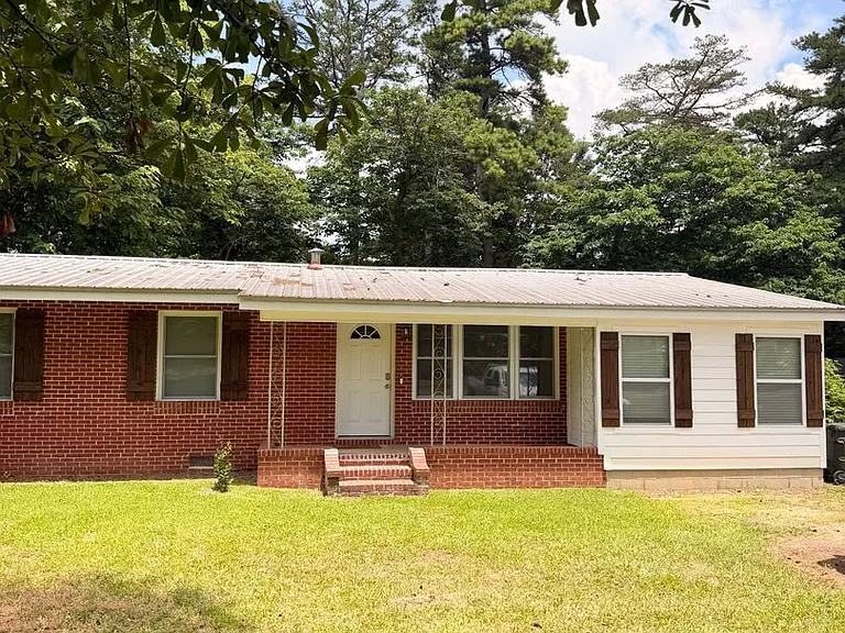 1571 Saugahatchee Rd — Photo 1