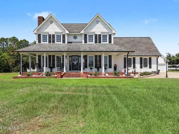 24 Clubhouse Drive, Dunn, NC 28334