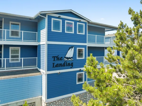 890 SE Bay Blvd #308, Newport, OR 97365