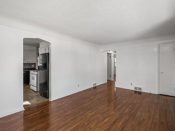 5th image of 4224 Jefferson St NE