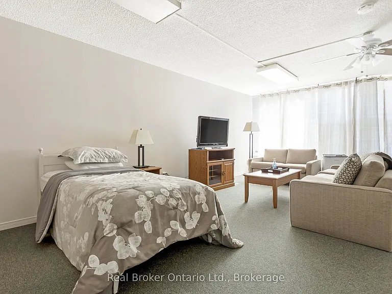 23 Woodlawn Rd E #811 — Photo 39