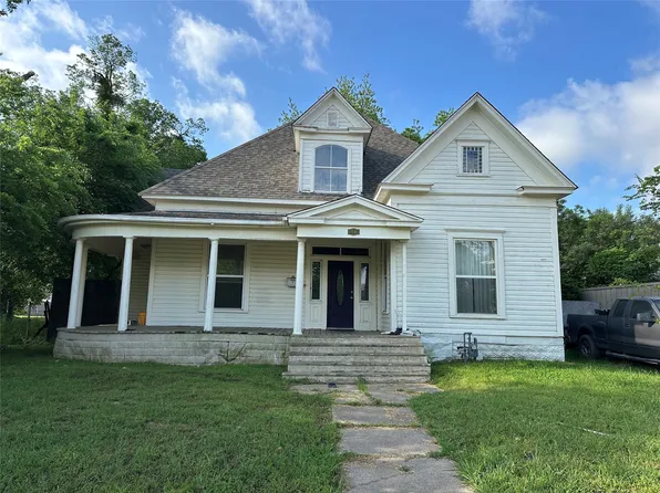 1405 Caddo St, Commerce, TX 75428