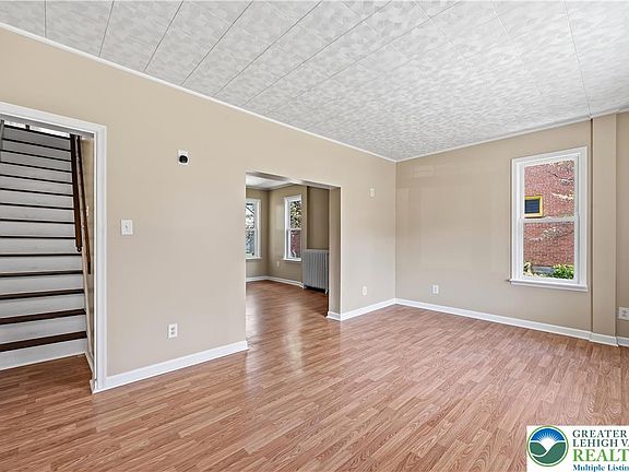 2nd image of 102 S Whiteoak St