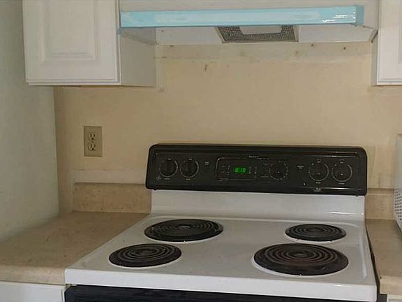 3rd image of 7951 Southgate Blvd #11F
