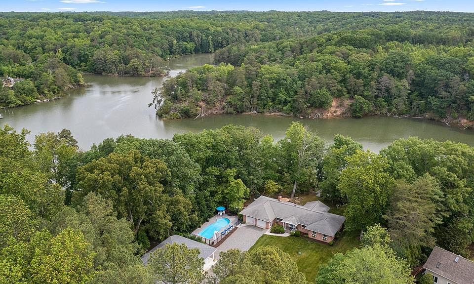 1st image of 35 Overlook Ln