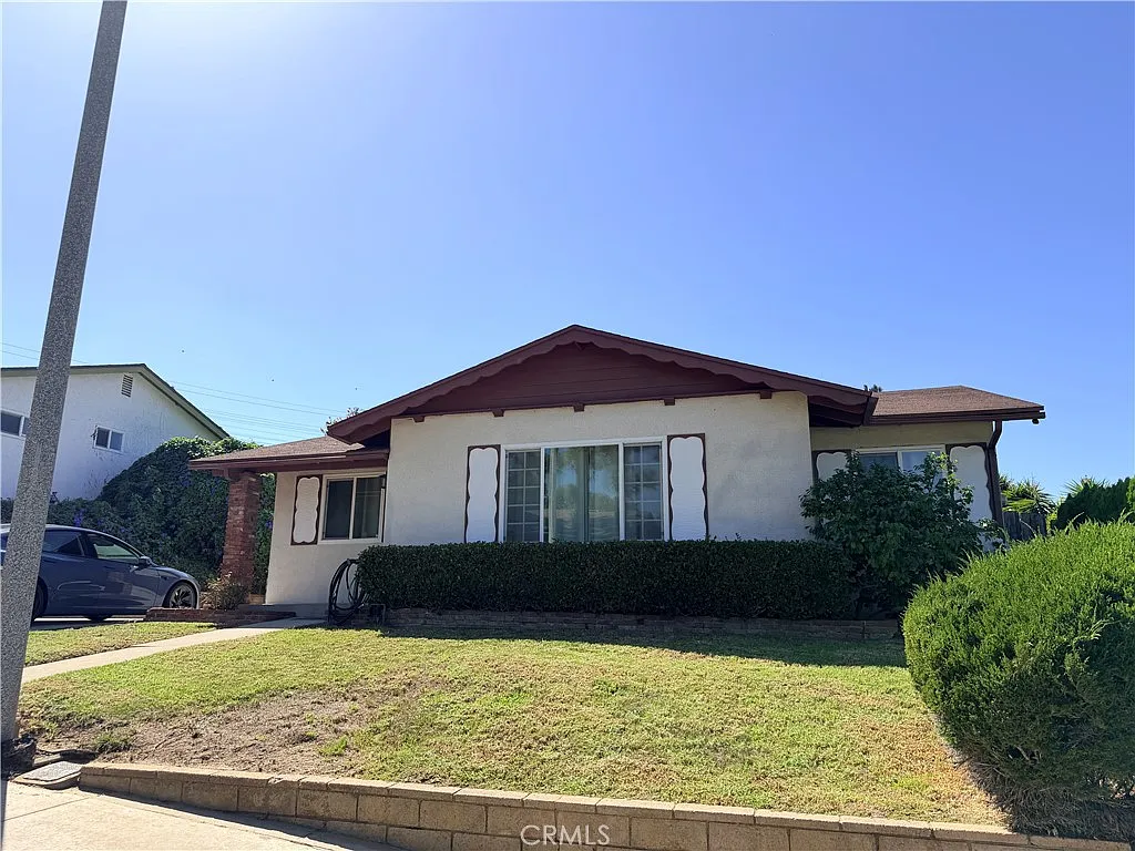 3 bed, 1240 sqft, $3,600 — Photo 2