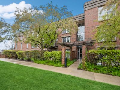 422 Kelburn Rd APT 126, Deerfield, IL, 60015