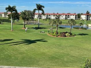 45 High Point Cir S APT 309, Naples, FL 34103