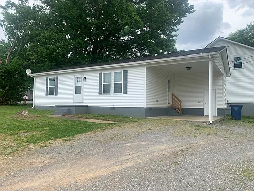 401 Dunnaway St Photo 1
