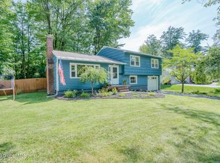 53 Paxwood Rd, Delmar, NY 12054