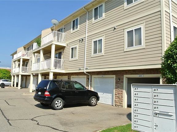 4th image of 188 Park Green Dr #1