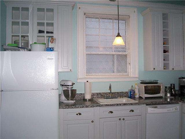2nd image of 1745 Amherst St