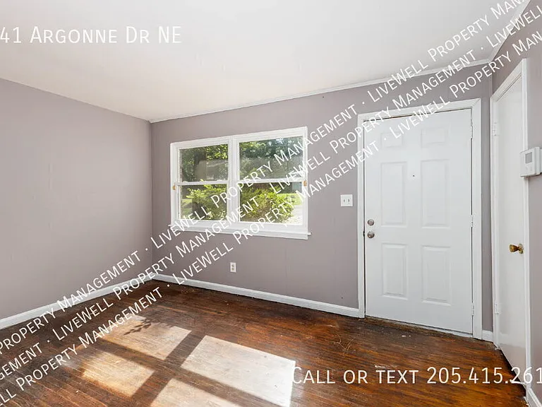 341 Argonne Dr NE — Photo 10