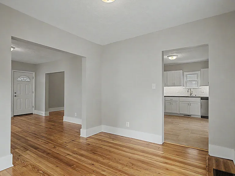 1340 Columbia Ave NE — Photo 10