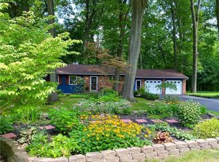 39 Hunters Run, Pittsford, NY 14534