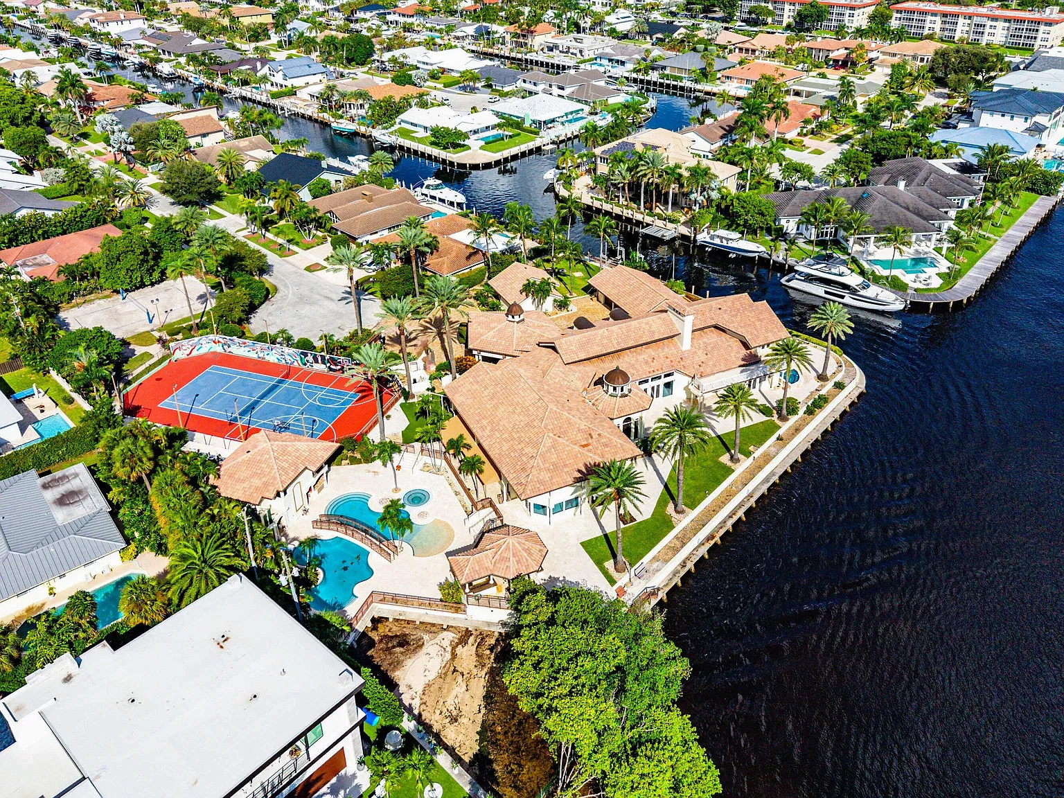 8 bed, 10.0 bath, 13259 sqft, $60,000 — Photo 4