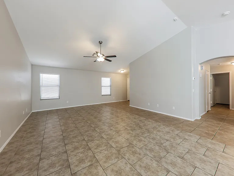 11805 W Maui Ln — Photo 13