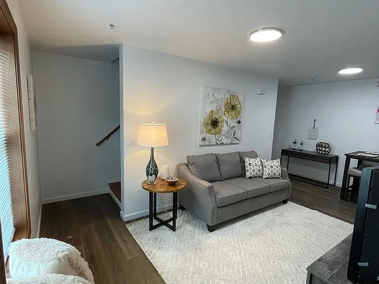 128 Ash St — Photo 4