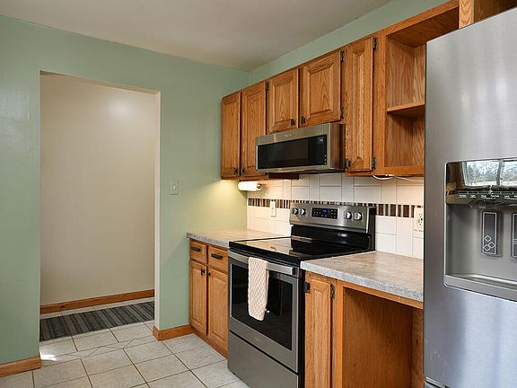 2nd image of 176 Four Mile Rd NW