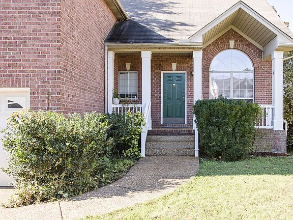 4th image of 240 Wisteria Dr
