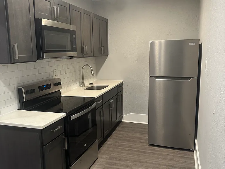 200-15 W Sedgwick St #102 — Photo 5