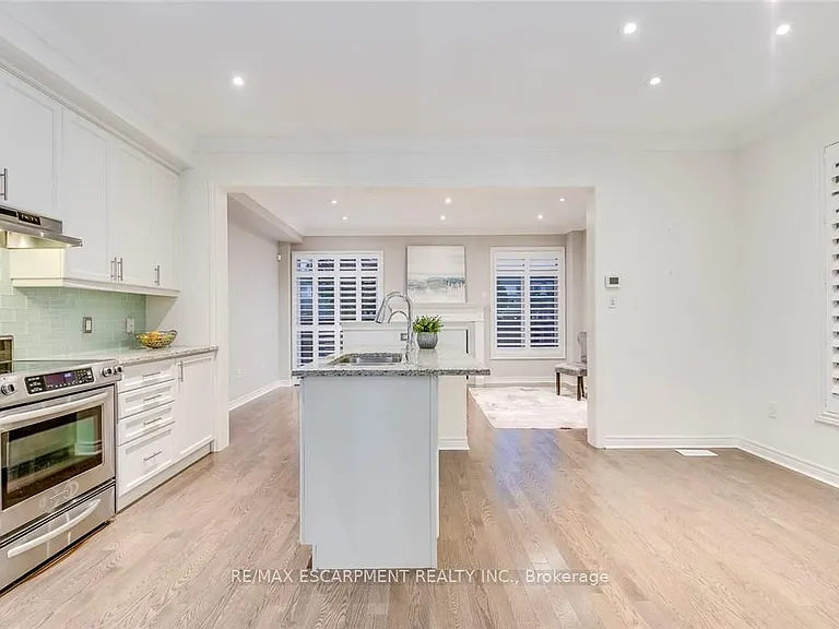 3087 Eberly Woods Dr — Photo 6