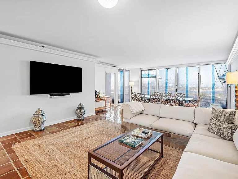 529 S Flagler Dr #6G — Photo 15