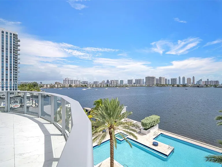 17111 Biscayne Blvd #411 — Photo 36
