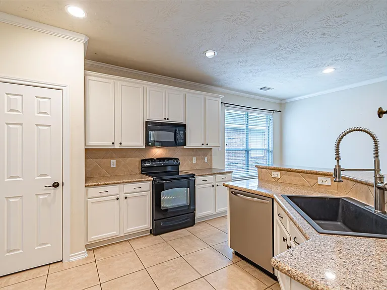 17911 Serene Shore Dr — Photo 14