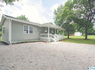 1387 Opp Reynolds Rd, Toney, AL 35773