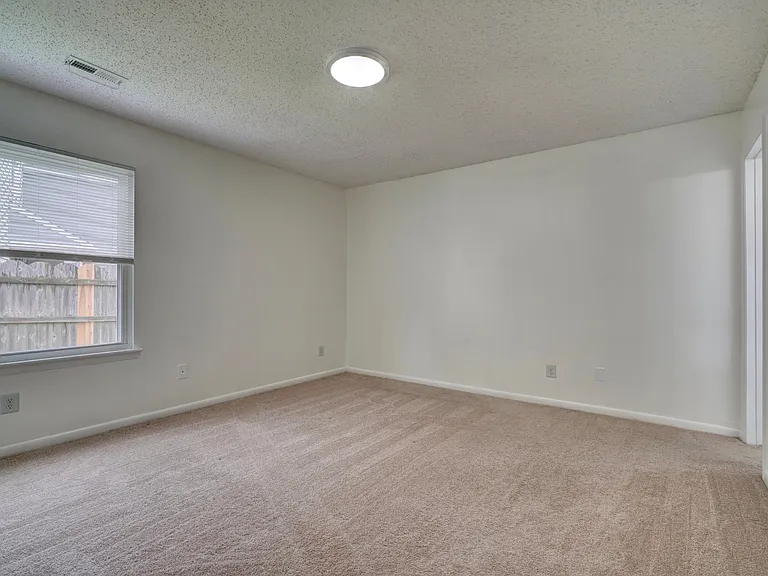 1801 Colleen Ct — Photo 25