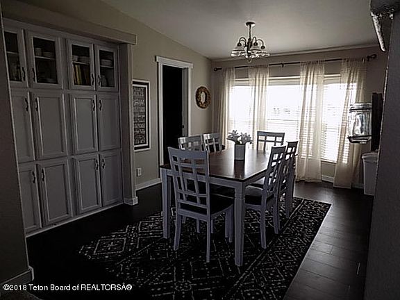 4th image of 23 Hawken Ln