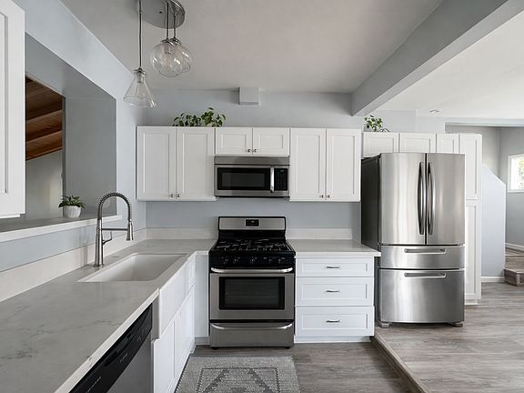 4th image of 5566 Lake Park Way