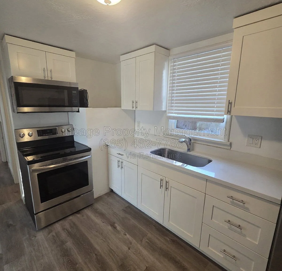 2 bed, 1.0 bath, 1050 sqft, $1,300 — Photo 2