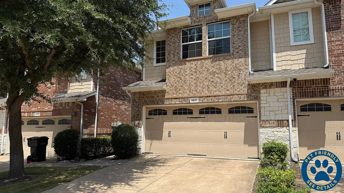 2 bed, 2.5 bath, 1634 sqft, $2,299 — Photo 1