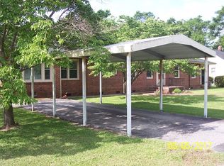 18 E South St, Manning, SC 29102