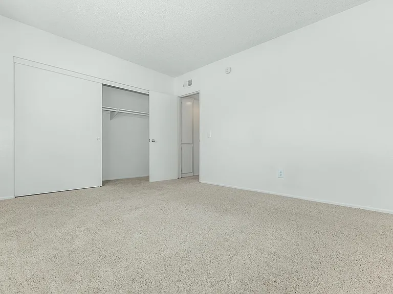 Belinda Apartment Homes — Photo 41