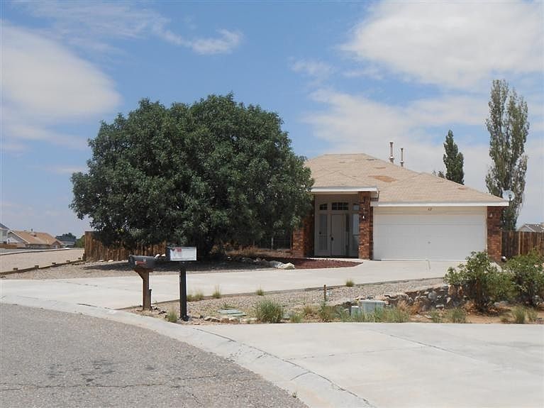 1st image of 62 Marigold Blvd