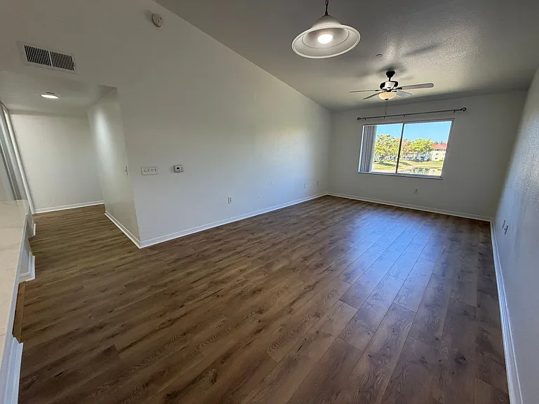 8274 Key Royal Cir #1032 — Photo 5