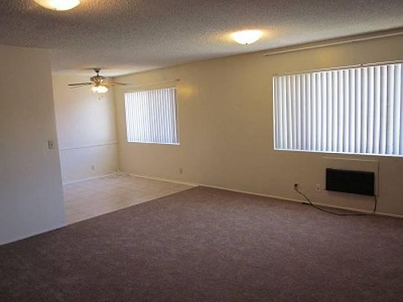 Living room&dining area