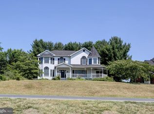 1977 Castlegreen Dr, Greencastle, PA 17225