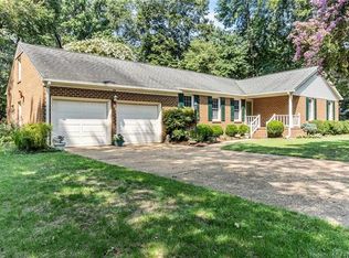 104 Breezy Point Dr, Yorktown, VA 23692
