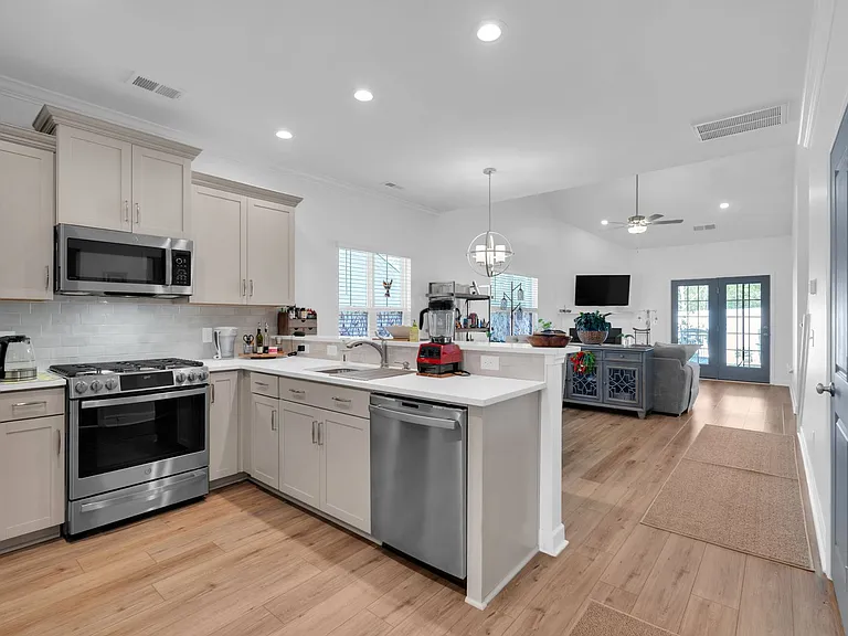 323 Nettle Ln — Photo 6
